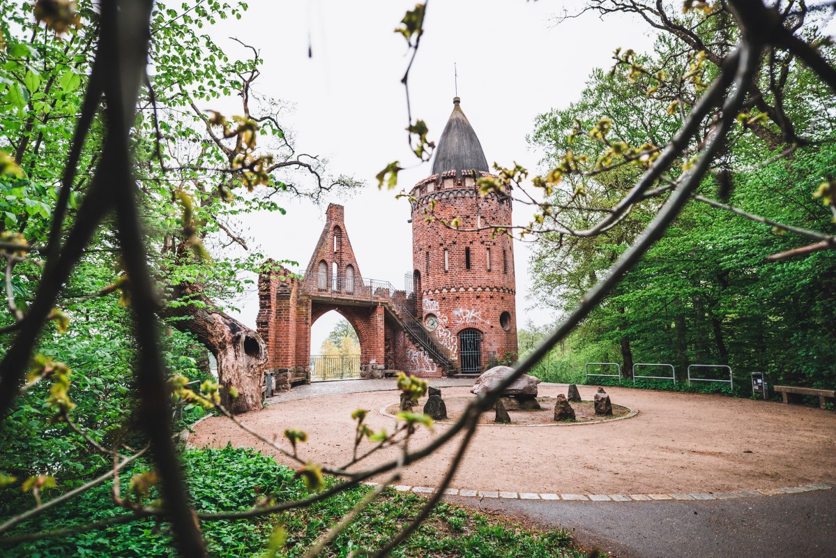 Reppin castle from the rear view in summer, &copy; TMV/Witzel