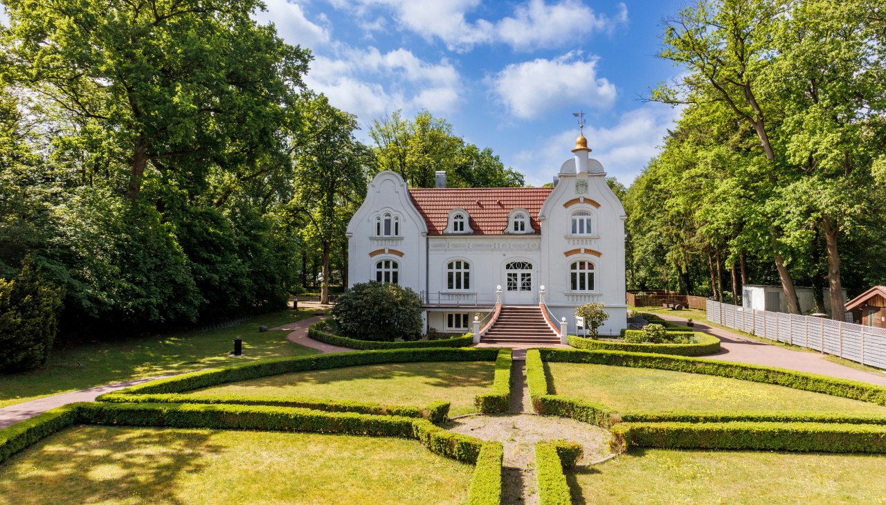 Exterior view of Jagdschl&ouml;sschen Schwartow, &copy; Jagdschl&ouml;sschen Schwartow / Jan Haeselich