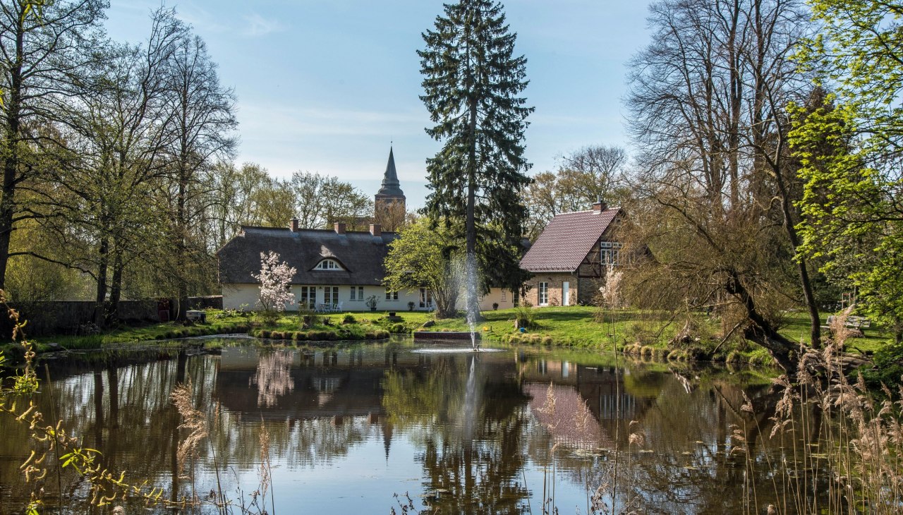 Dream garden in swan pond, &copy; Von Koeller