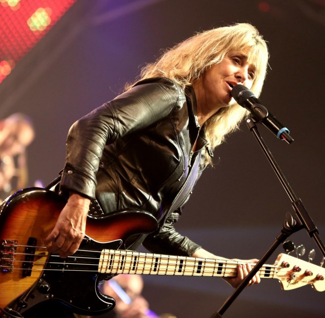 &copy; SUZI QUATRO