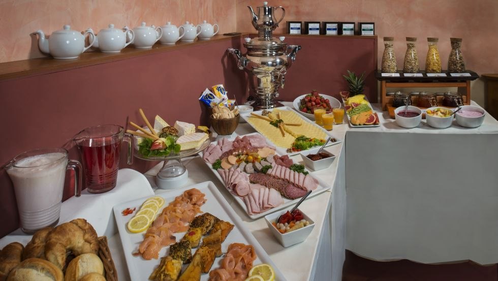 Ontbijtbuffet in Hotel Am Leuchtturm, © Hotel Am Leuchtturm Ontbijtbuffet in Hotel Am Leuchtturm, © Hotel Am Leuchtturm