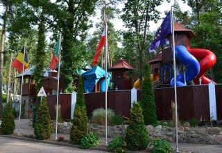 Er is een grote speeltuin voor jong en oud // © Campingplatz Stubbenfelde Er is een grote speeltuin voor jong en oud // © Campingplatz Stubbenfelde