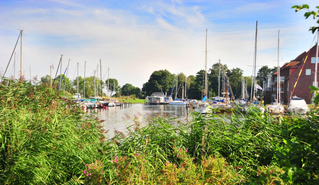 Uitzicht op de jachthaven // &copy; Marina-Lgunenstadt