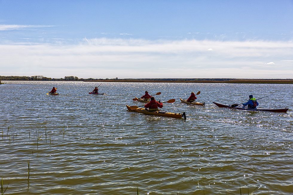 Discover the Fischland-Darß-Zingst Peninsula by kayak // © Tourismusverband FDZ/voigst & Kranz UG Discover the Fischland-Darß-Zingst Peninsula by kayak // © Tourismusverband FDZ/voigst & Kranz UG