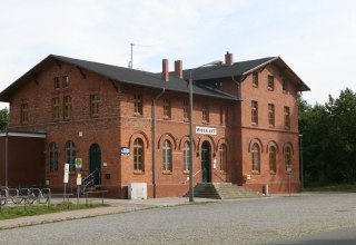 Budynek stacji z zewnątrz. // &copy; Sabrina Wittkopf-Schade