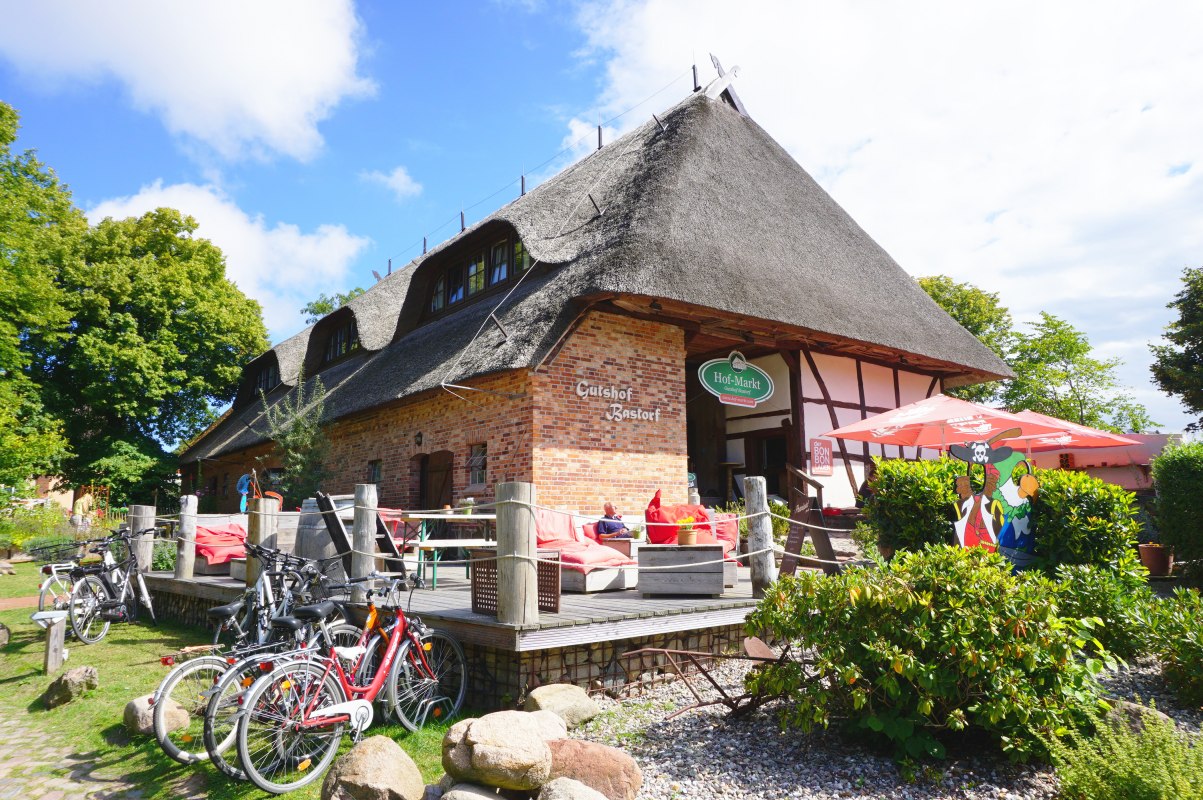 Bastorf Manor exterior view // &copy; Gutshof Bastorf
