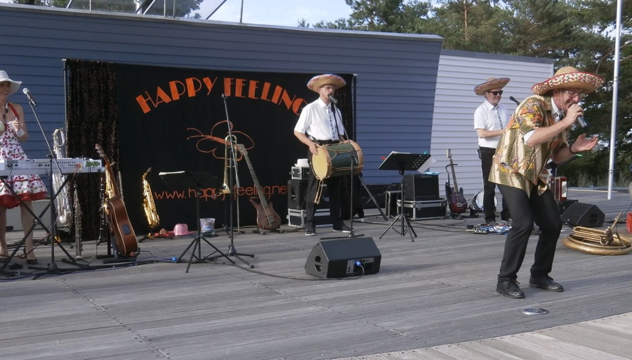 &copy; Happy Feeling.jpg