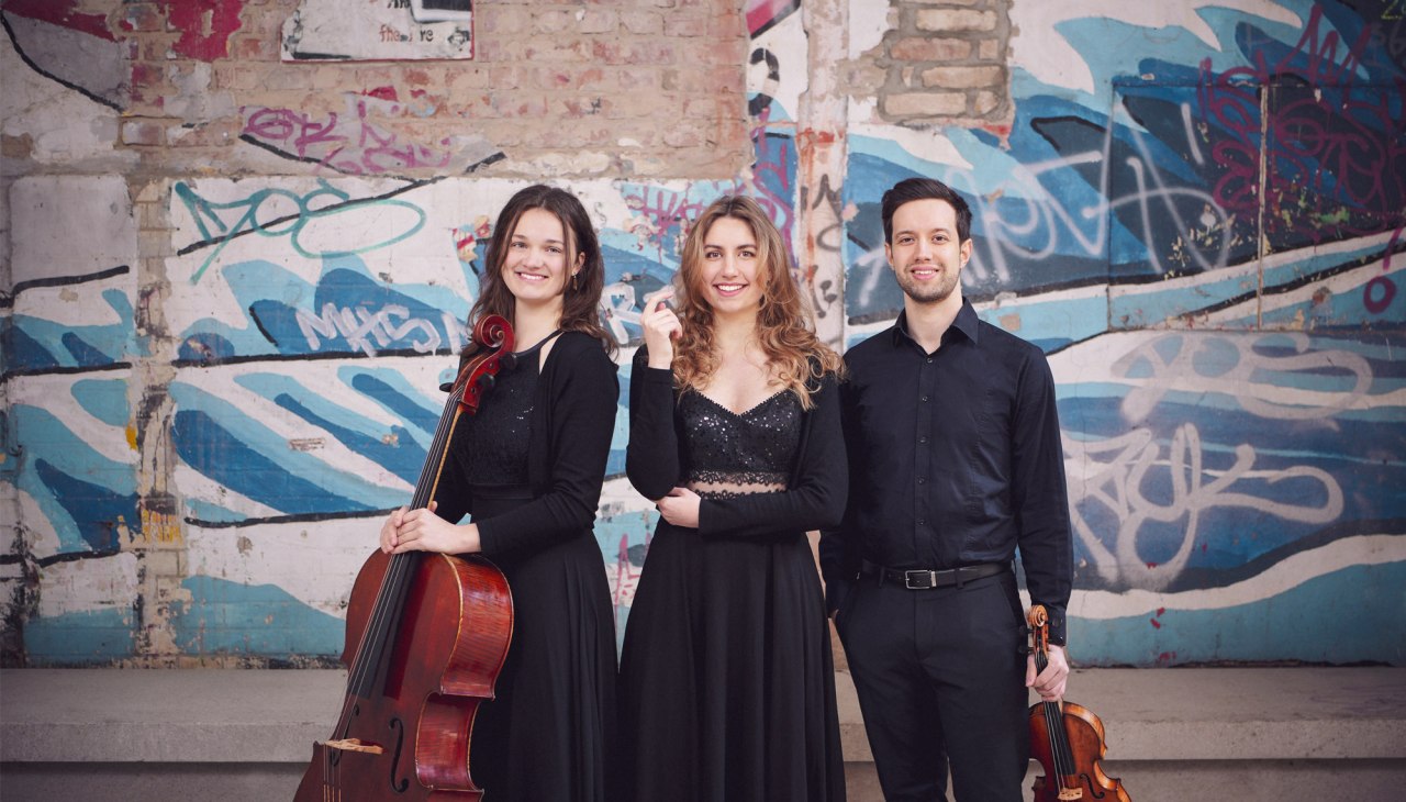 Roman Tulchynsky - violin,
Marei Schibilsky - violoncello,
Julia Stephan - piano, © Clara Evens Roman Tulchynsky - violin,
Marei Schibilsky - violoncello,
Julia Stephan - piano, © Clara Evens