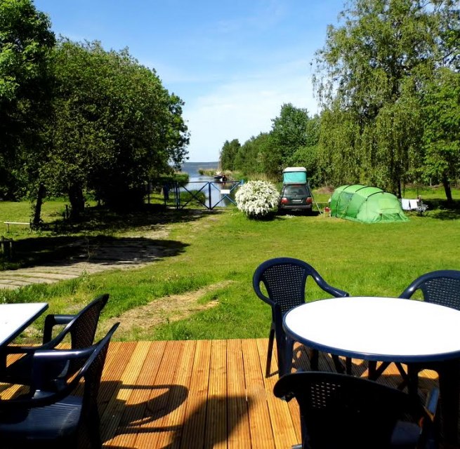 Geniet van het terras met uitzicht op het Stichkanal // &copy; Naturcampingplatz Lassan
