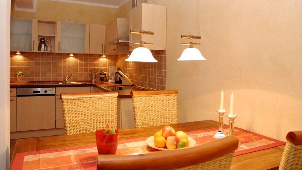 View of the kitchen with dining area // &copy; Fam. Borkers