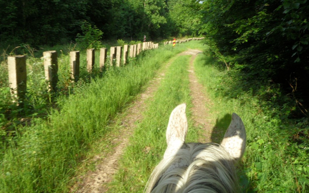 Riding on the border, © von Eick