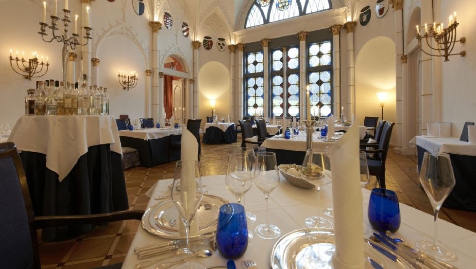 Culinary delights - gourmet restaurant in the heraldic hall of the castle hotel Burg Schlitz // &copy; Schlosshotel Burg Schlitz/Petra St&uuml;ning Photografie