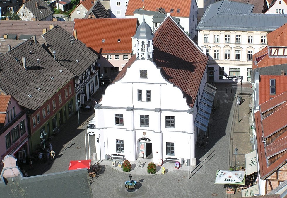Stadhuis van Wolgast van bovenaf, © Baltzer