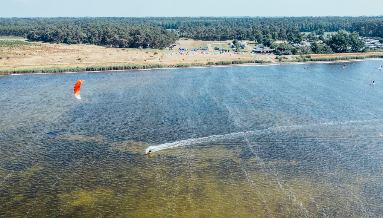 Kitesurfing na Ummanz u wybrzeży Suhrendorfu, © TMV/Gänsicke
