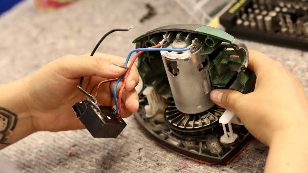 Repareren in plaats van nieuw kopen, © (c)Anstiftung-Anuscheh-Amir-Khalil Repareren in plaats van nieuw kopen, © (c)Anstiftung-Anuscheh-Amir-Khalil