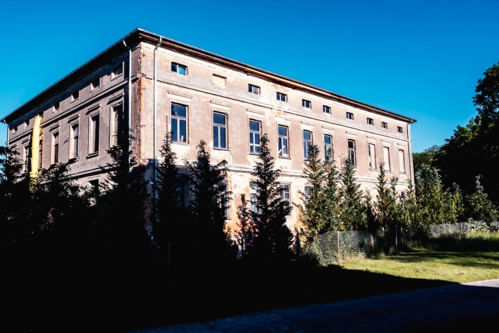 Widok dworu Rossin z zewnątrz, © Verein Schlösser und Herrenhäuser MV / Lars  Schoenherr
