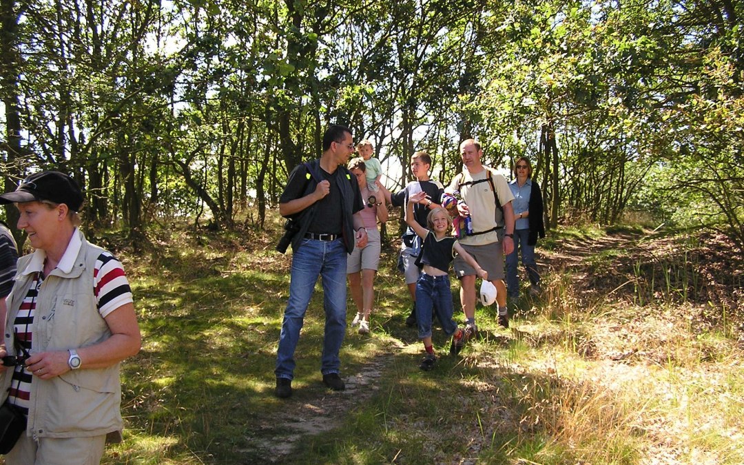 Gidsen met kinderen, © Naturpark-Archiv