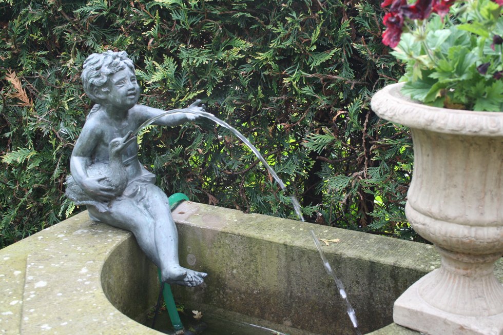 Małe, zabawne detale w ogrodzie nie tylko odświeżają oko., &copy; Silke Vo&szlig;