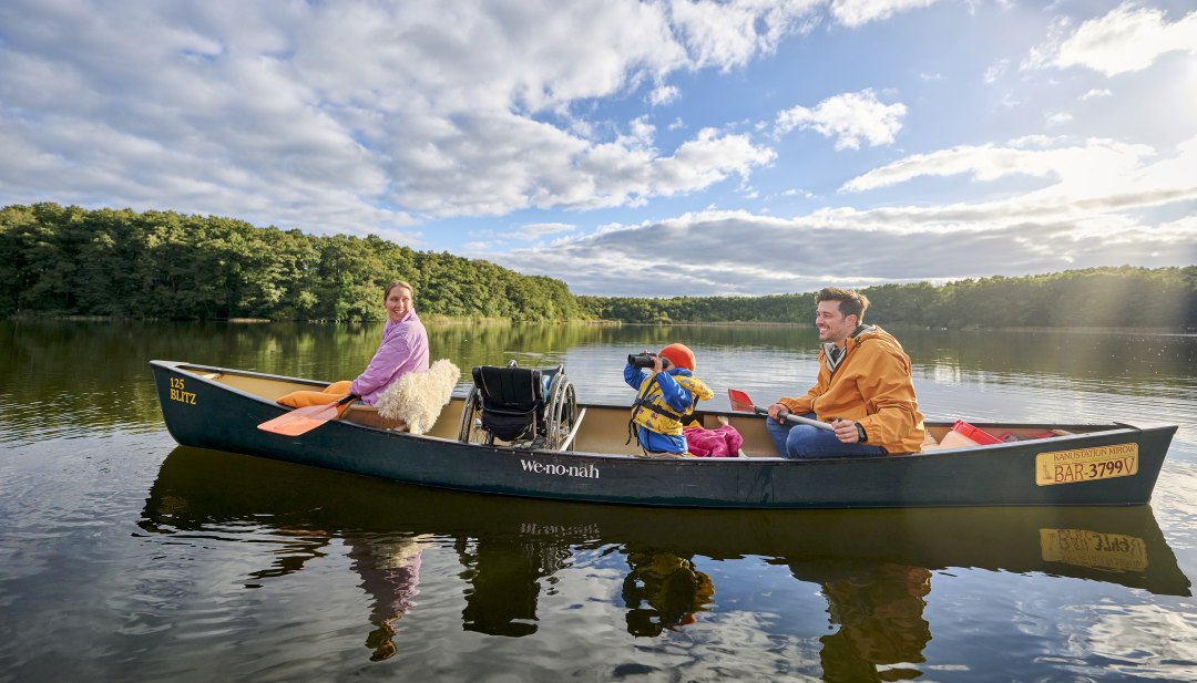 Een kanotocht op het Mirower See biedt avontuur en rust tegelijk // © DZT/Wegener Een kanotocht op het Mirower See biedt avontuur en rust tegelijk // © DZT/Wegener