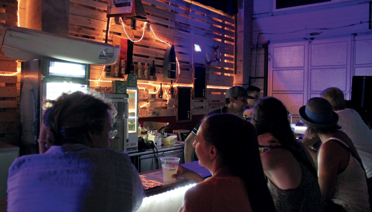 CI-ph00012-eventhalle-bar, © KUHNLE-TOURS