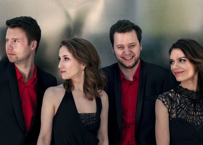 &copy; &copy; Felix Broede