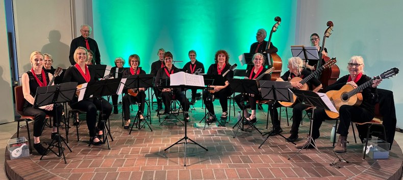Langendorf Mandolin Orchestra at the KADE // © Langendorfer Mandolinenorchester Langendorf Mandolin Orchestra at the KADE // © Langendorfer Mandolinenorchester