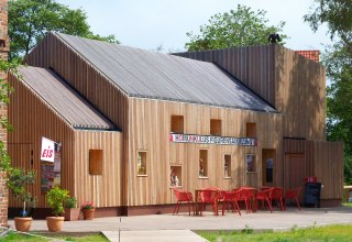 Teatr lalek Homunkulus w Vitte na wyspie Hiddensee., © Hiddenseer Hafen- und Kurbetrieb Teatr lalek Homunkulus w Vitte na wyspie Hiddensee., © Hiddenseer Hafen- und Kurbetrieb