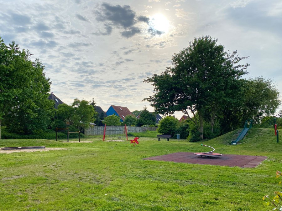 Playground willow path, © Arndt Gläser