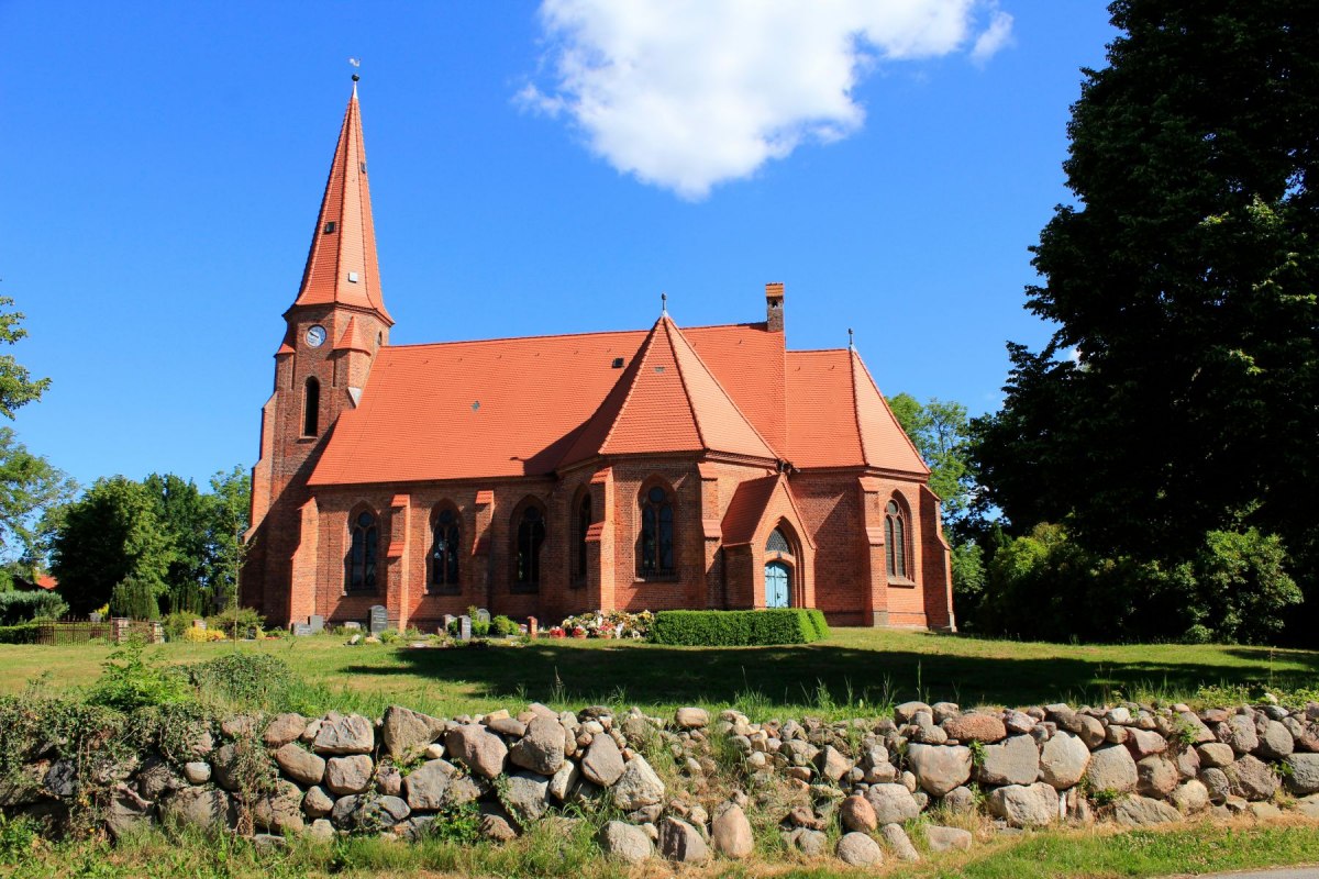 Buchholz dorpskerk // © Förderverein zur Erhaltung der Dorfkirche Buchholz e. V. Buchholz dorpskerk // © Förderverein zur Erhaltung der Dorfkirche Buchholz e. V.