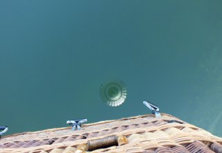 Reflection of the balloon in the M&uuml;ritz river, &copy; Jan Fencik