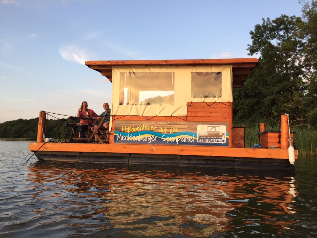 Czysty relaks na tratwie bez licencji // &copy; dein-floss.de