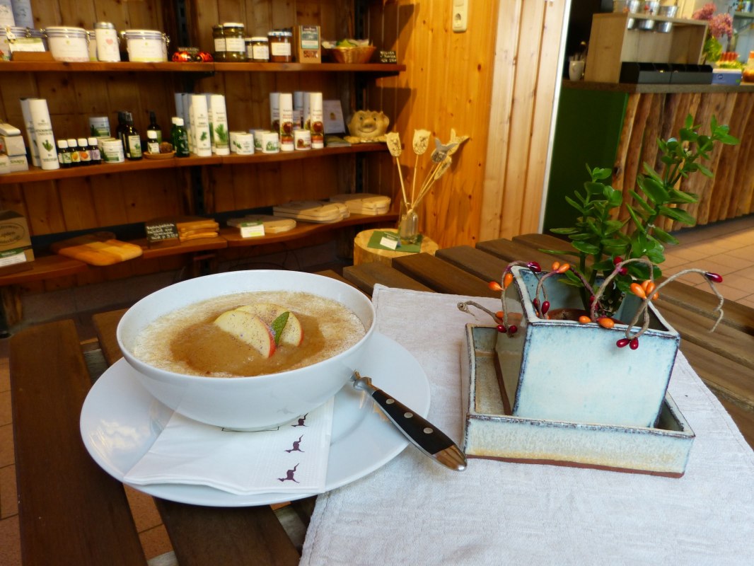 For those who once do not have an appetite for game, we expanded our small snack palette with vegetarian and sweet alternatives. You will also find coffee, cakes and pastries. // &copy; Waldservice und Energie GmbH