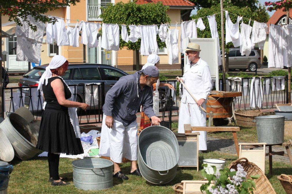 "Koserow spoelt aan", &copy; Anwaschen