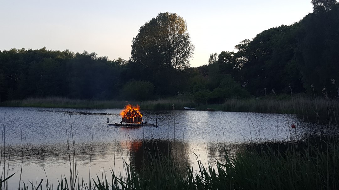 Pływanie z pochodniami na jeziorze K&ouml;lpinsee, &copy; 20180519_202006.jpg