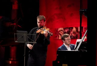 &copy; Oliver Borchert