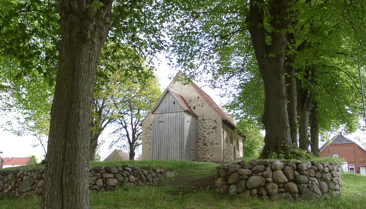 Tramm village church with bell tower, © Foto: Karl-Georg Haustein Tramm village church with bell tower, © Foto: Karl-Georg Haustein