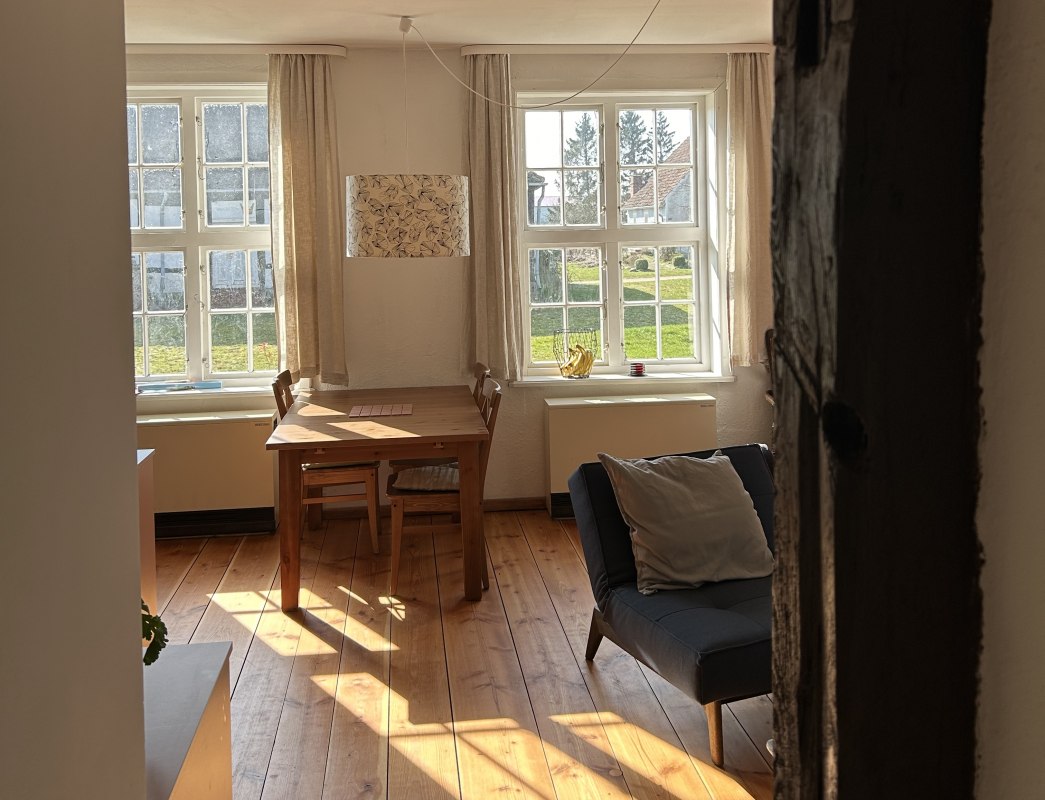 Flat with old furniture and new charm - and plenty of space to work, live and feel good // © Werk Gut Wohnen Schlatkow eG Flat with old furniture and new charm - and plenty of space to work, live and feel good // © Werk Gut Wohnen Schlatkow eG