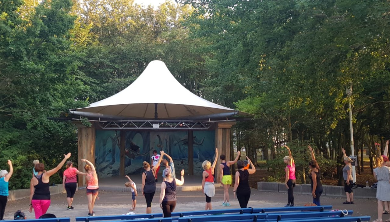 Zumba® met Bettina Herrmann | Graal-Müritz, © Bettina Herrmann Zumba® met Bettina Herrmann | Graal-Müritz, © Bettina Herrmann