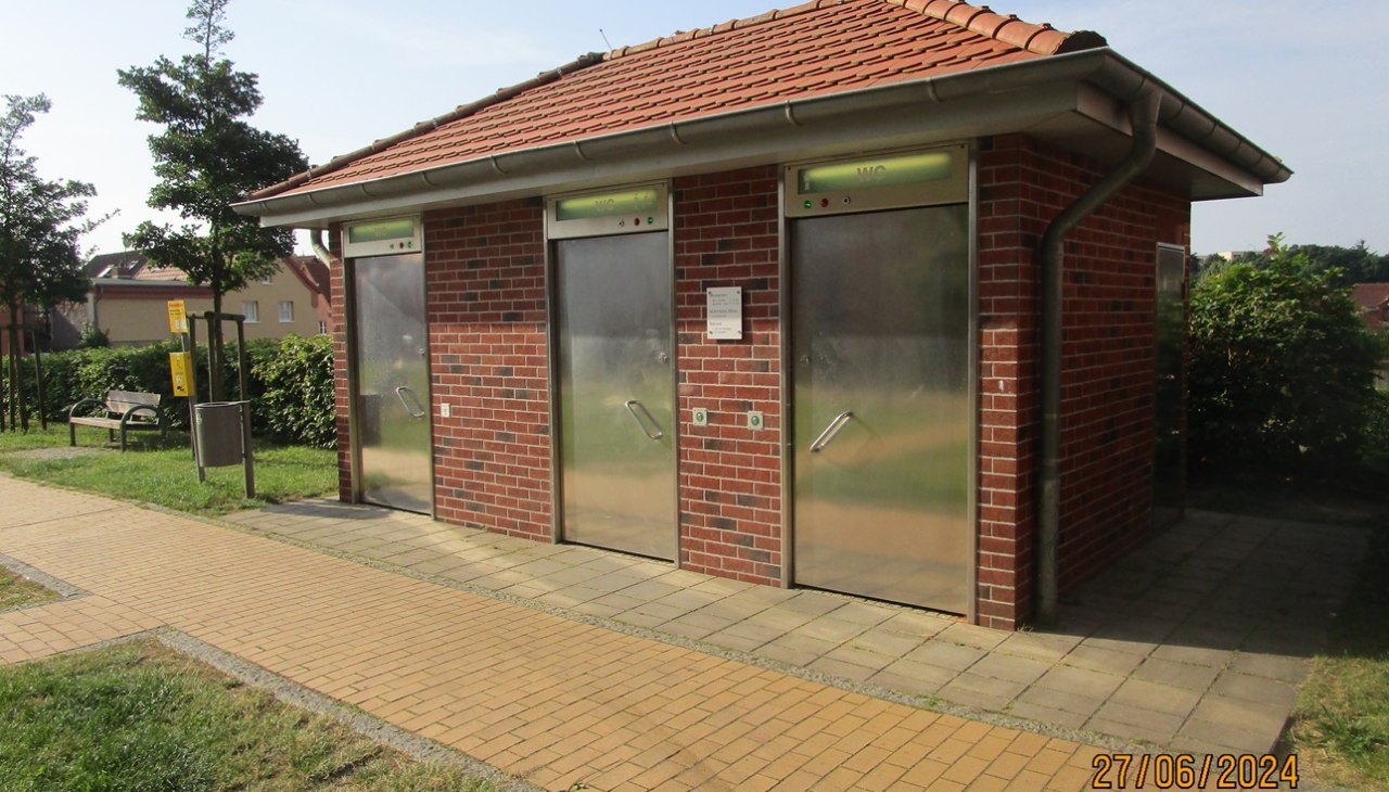 Publiczne WC Kirchplatz, © Jonas Kurverwaltung