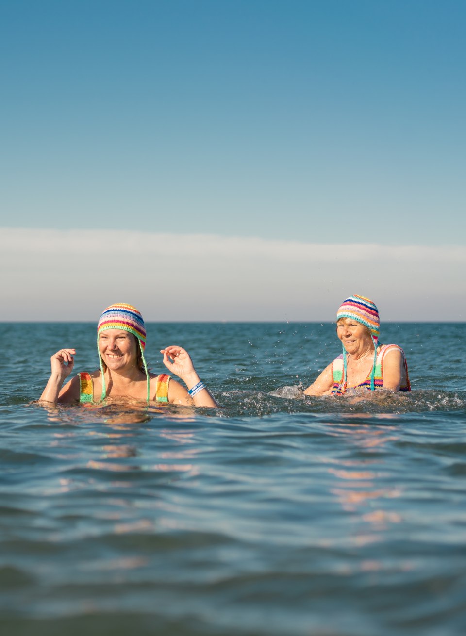 Bathing in the cold Baltic Sea in winter on the beach of Warnem&uuml;nde-Rostock // &copy; MV-T/Gross