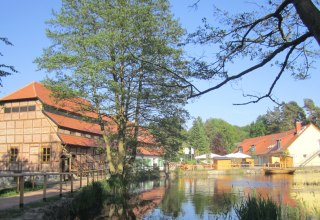 Het molenensemble: watermolen, woongebouw, banketzaal, © Vincent Leifer Het molenensemble: watermolen, woongebouw, banketzaal, © Vincent Leifer