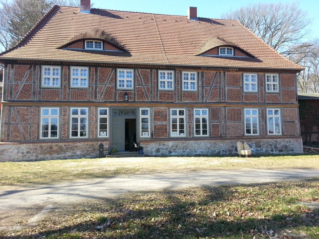 Buitenaanzicht van Below manor house // © Gutshaus Below Buitenaanzicht van Below manor house // © Gutshaus Below