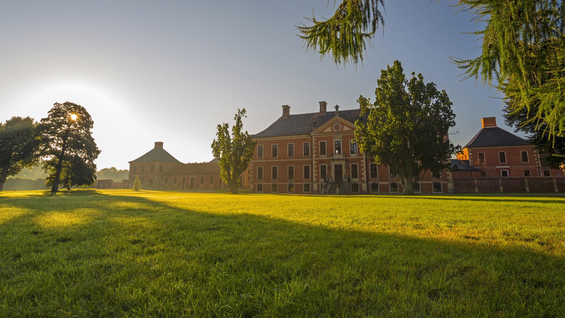 Kasteel Bothmer bij zonsopgang, © Allrich/SSGK M-V