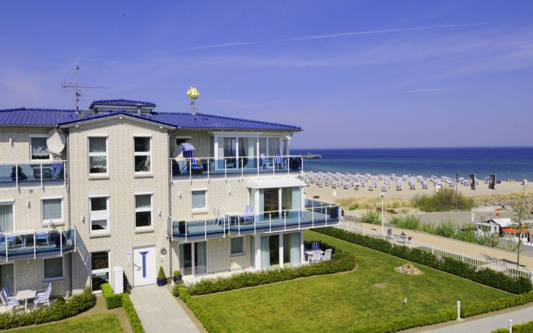 Widok z zewnątrz rezydencji na plaży w Kühlungsborn, © Strandresidenz Kühlungsborn