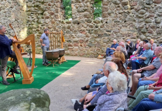 Open-Air Concert at the Dambeck Church Ruins // &copy; Scherfig-Dreese