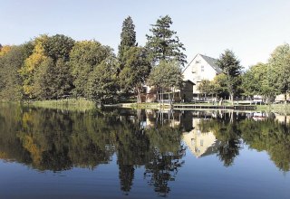 Witamy w naszym Forsthof bezpośrednio nad jeziorem, © Forsthof Schwarz/Fechner Witamy w naszym Forsthof bezpośrednio nad jeziorem, © Forsthof Schwarz/Fechner