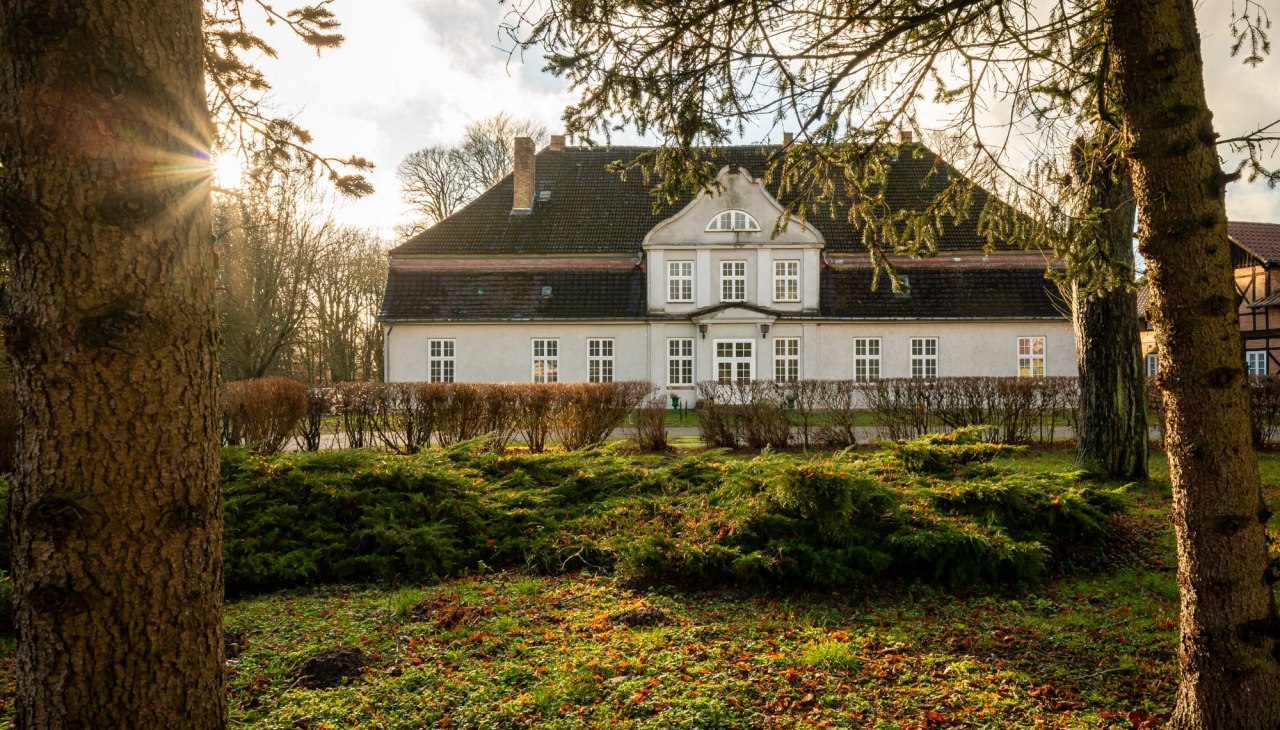 Dwór Bassendorf w dolinie Trebel, © DOMUSImages Dwór Bassendorf w dolinie Trebel, © DOMUSImages