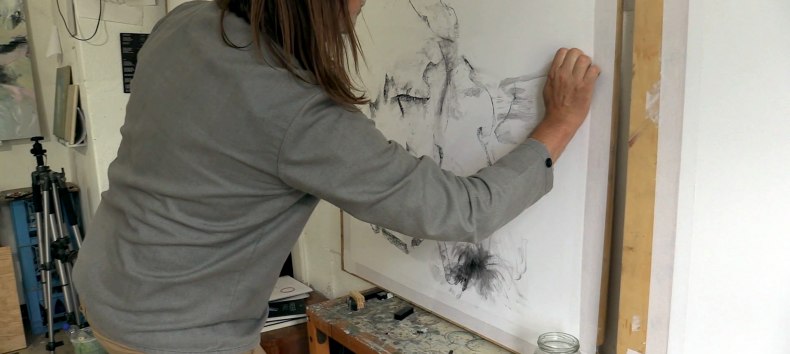 Kabuß draws to the sound of organ music // © Christiane Hoeg Kabuß draws to the sound of organ music // © Christiane Hoeg