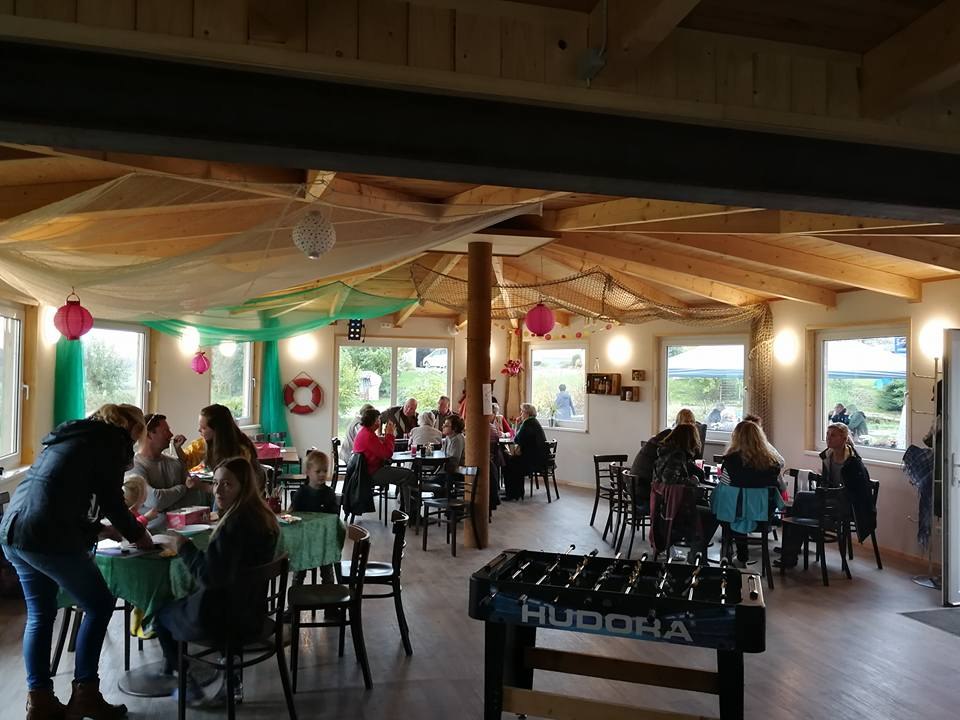 Er is ruimte om te vertoeven en te vieren in de rotunda, &copy; Peenehof K&ouml;ppen