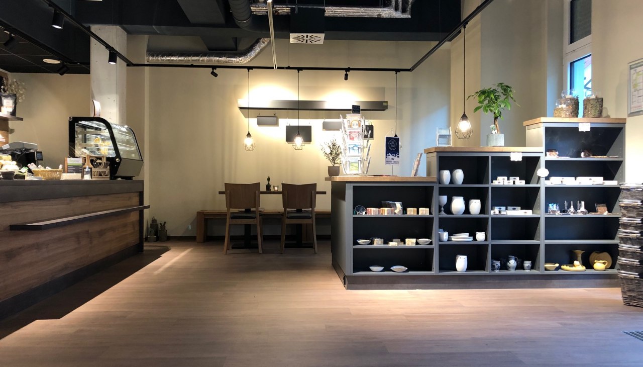 Streekwinkel met koffiehoek, © N. Krüger